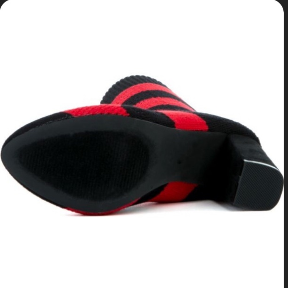 CAPE ROBBIN Red/Black Booties - Picture 5 of 5